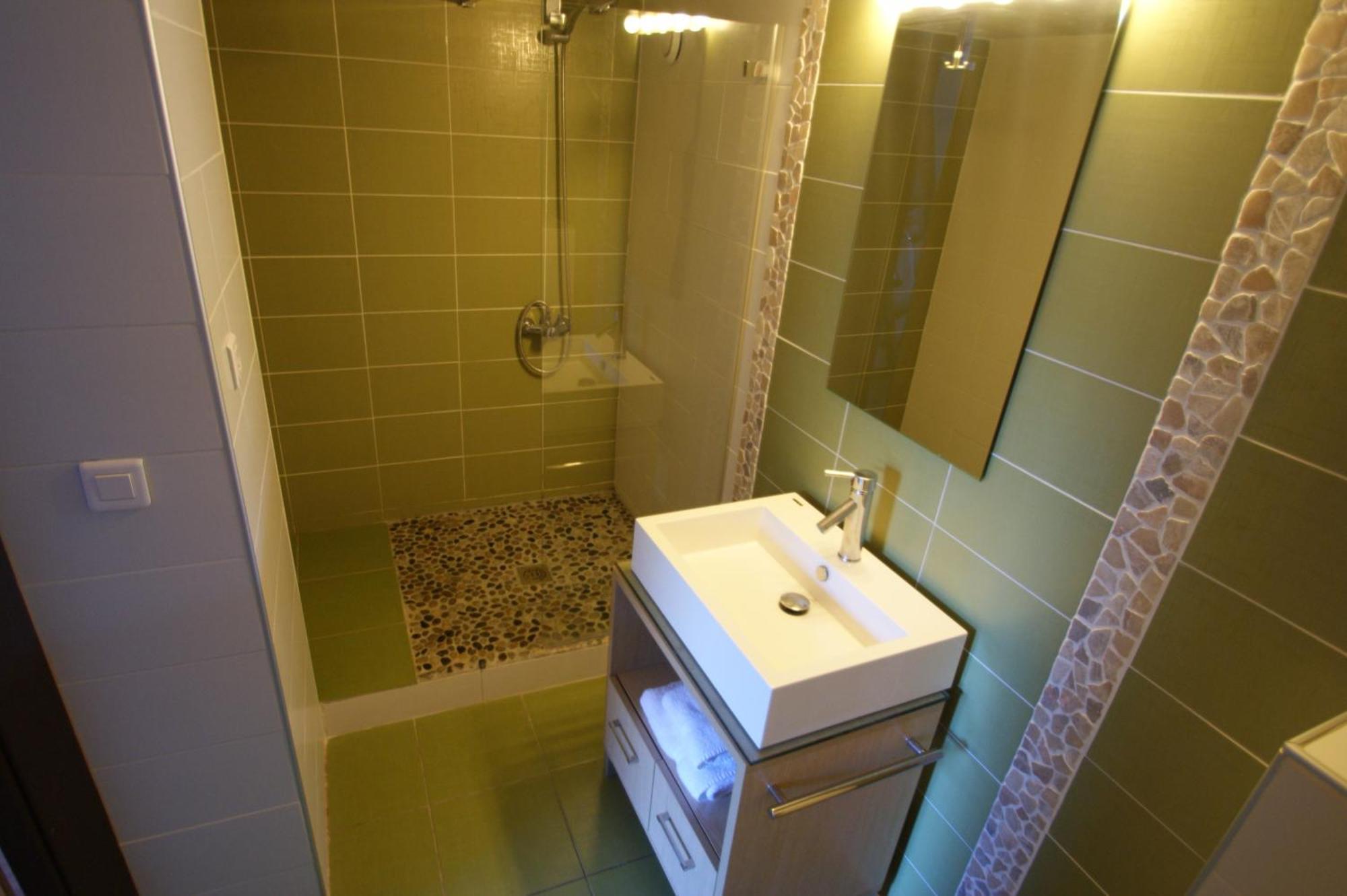 Kyriad Lyon Est - Saint Quentin Fallavier Habitación foto